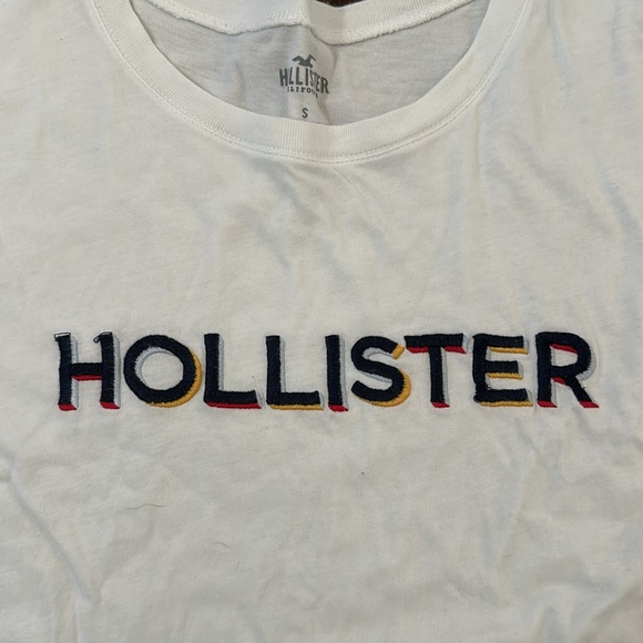 Hollister Tee Women’s Small - Picture 2 of 5